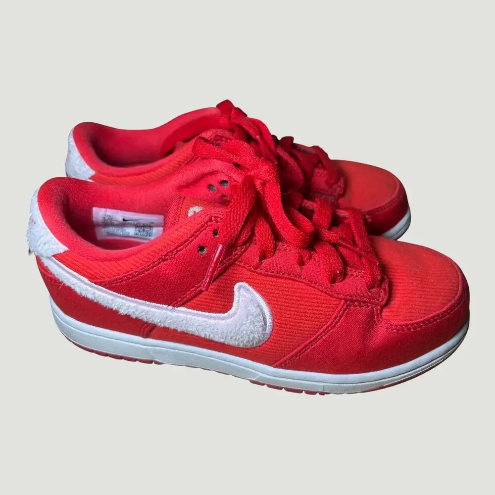 Nike Red Corduroy Low Sneakers Fuzzy Swoosh 2.5Y Valentine